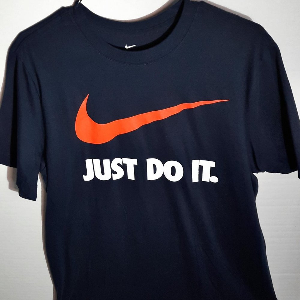 SALE Nike Just Do it Men's Navy Tee With Red Swoosh Size M 100% Authentic